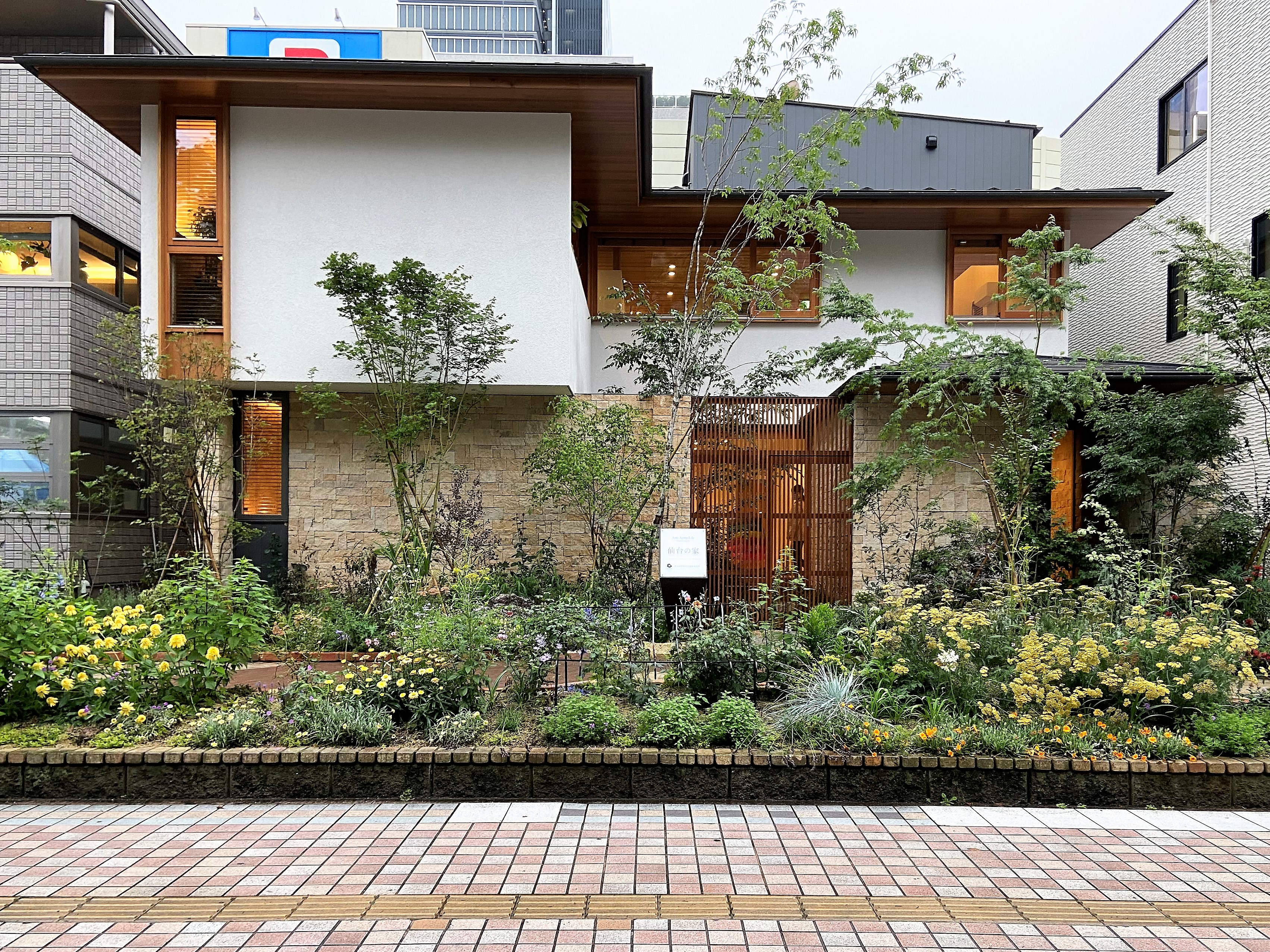 仙台駅東口には見学スポットが2つ Yan S Diary