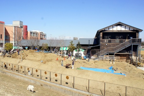 保育園 どろんこ 園長からのメッセージ・職員構成・園内研修：社会福祉法人 四季の会