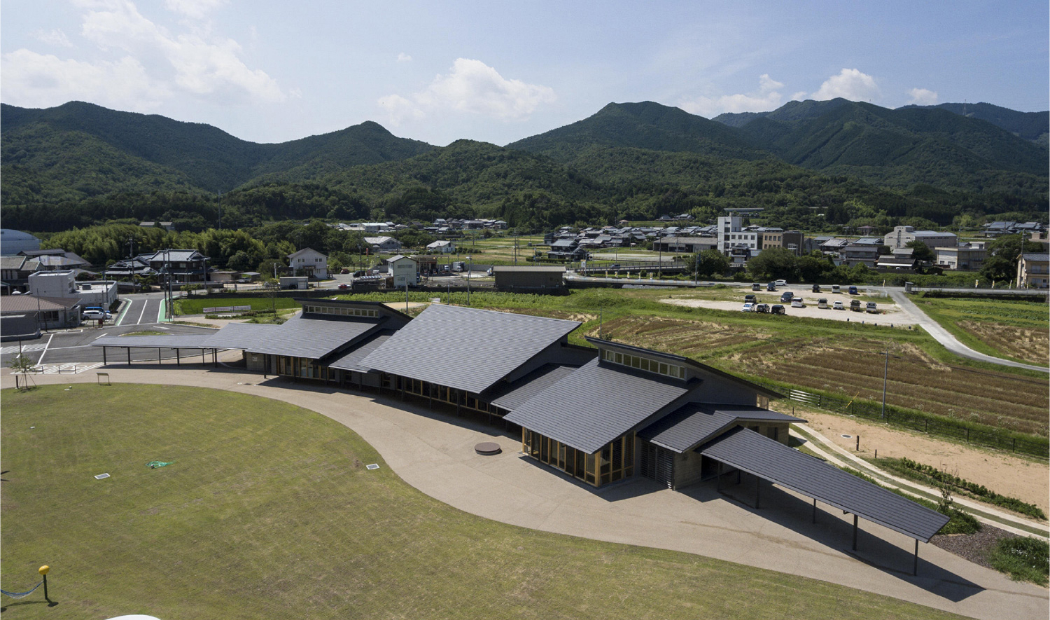 神河町図書・コミュニティ公園 桜空<